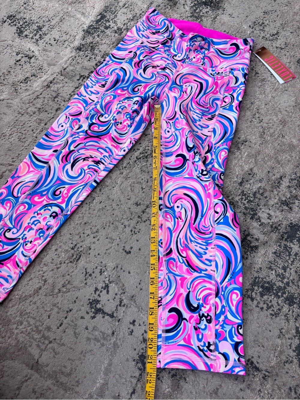Lilly Pulitzer Luxletic set - Picture 7 of 8